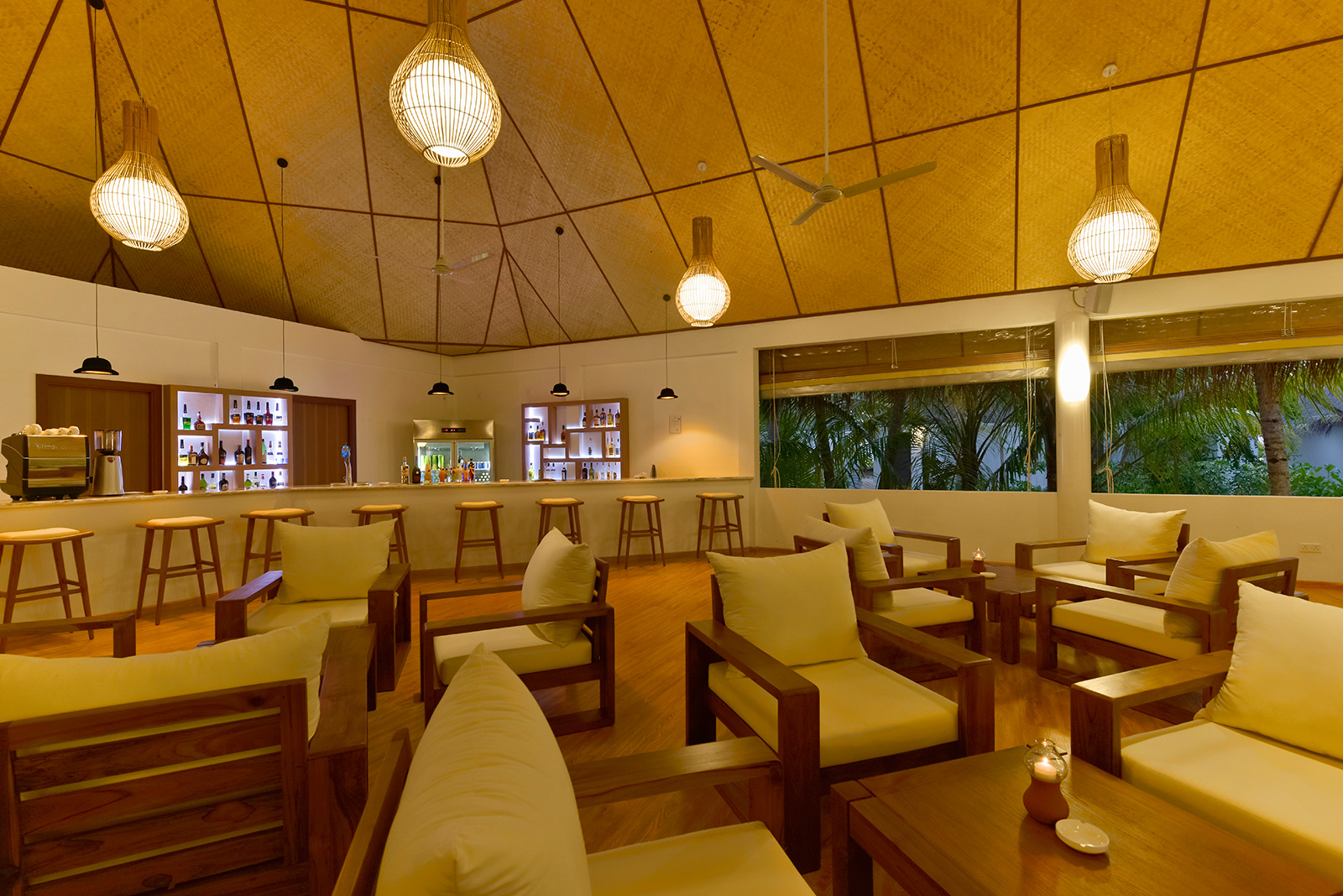 Lake View Bar Dreamland