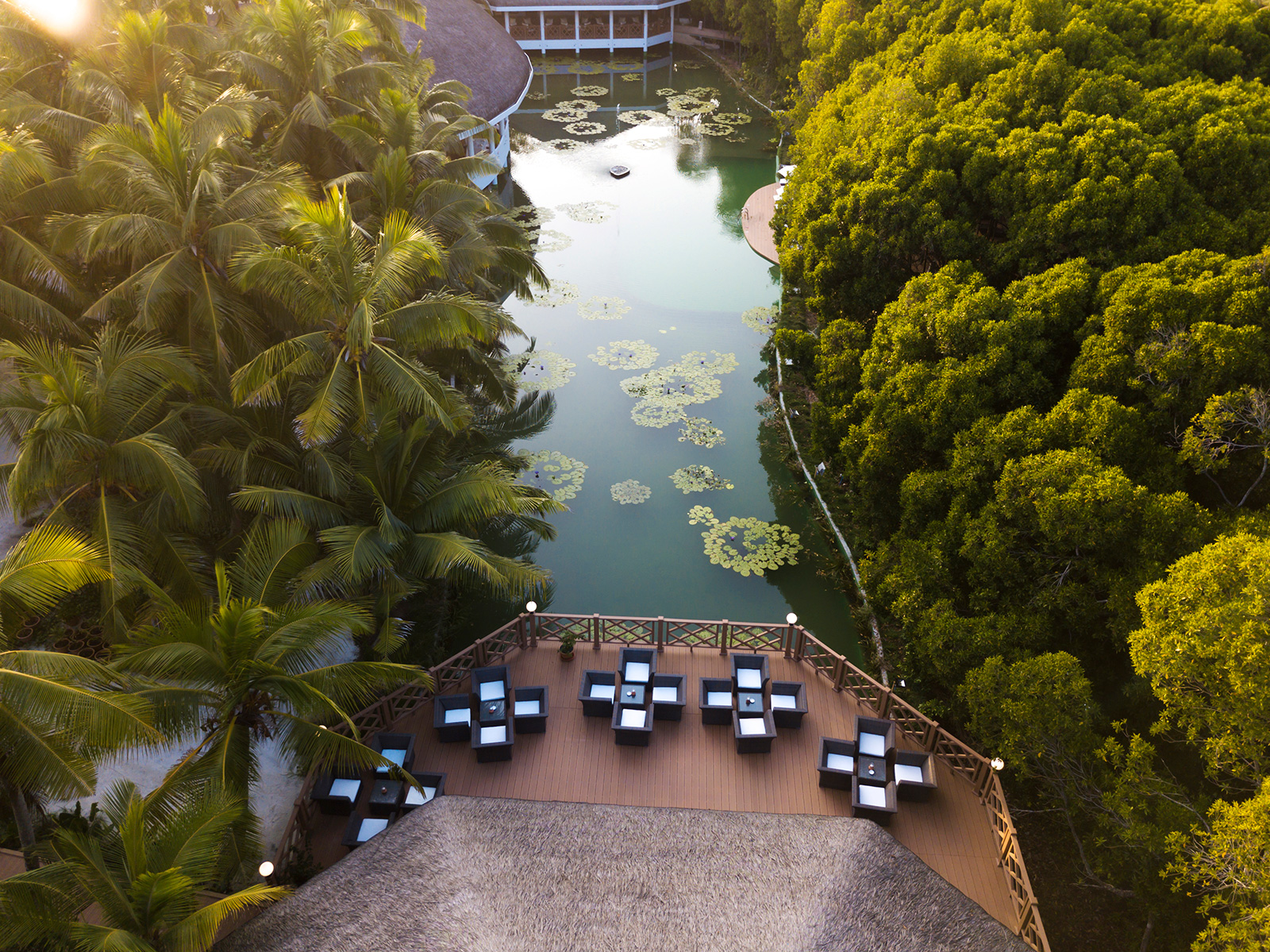 Lake View Bar Dreamland